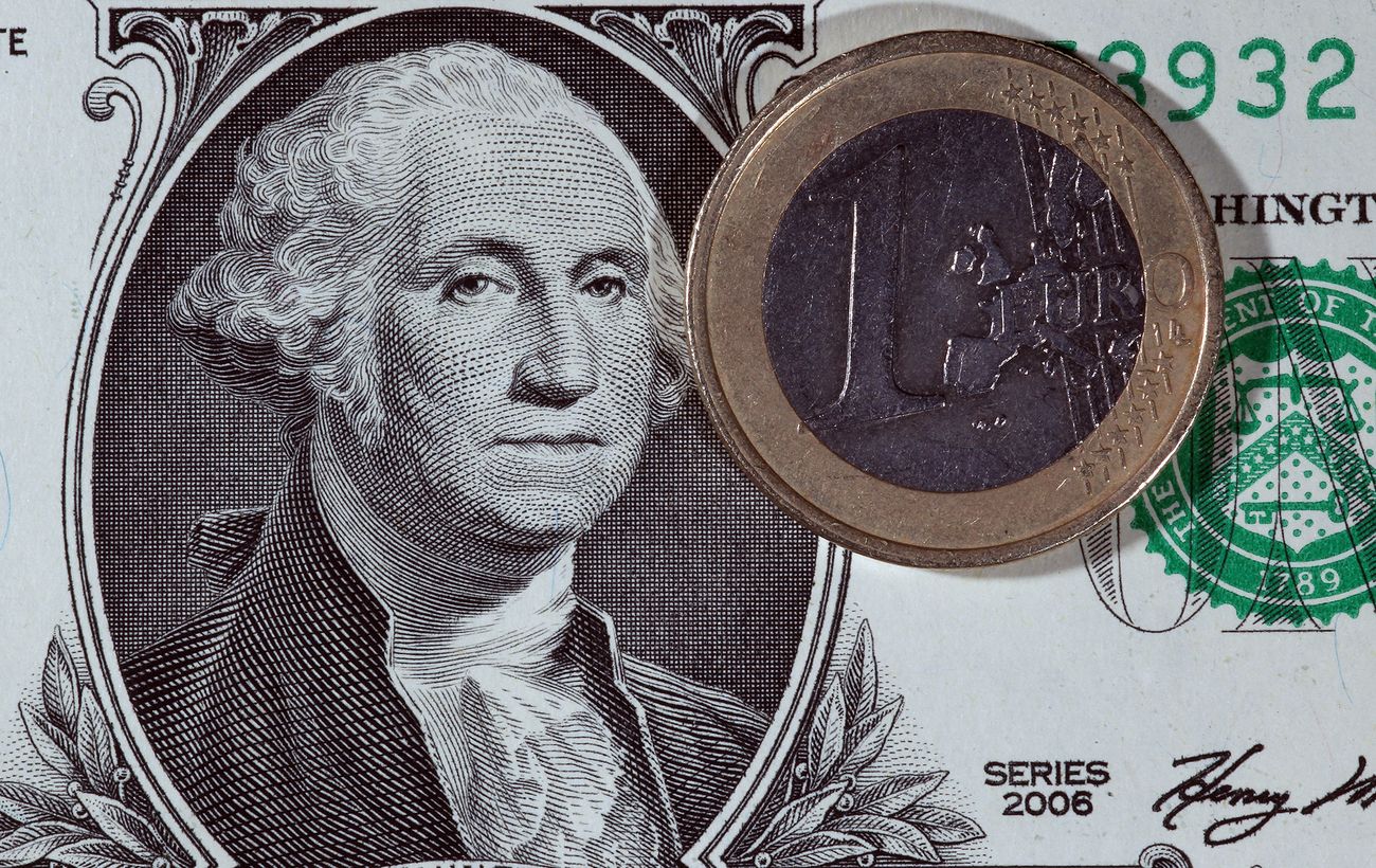 НБУ підвищив курс долара на 9 копійок