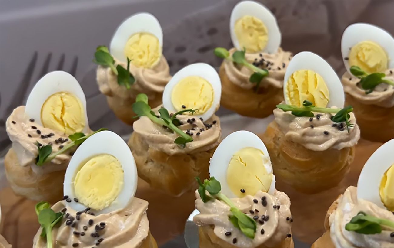 Солона закуска з еклерів на святковий стіл: готується легко, а вигляд здивує усіх