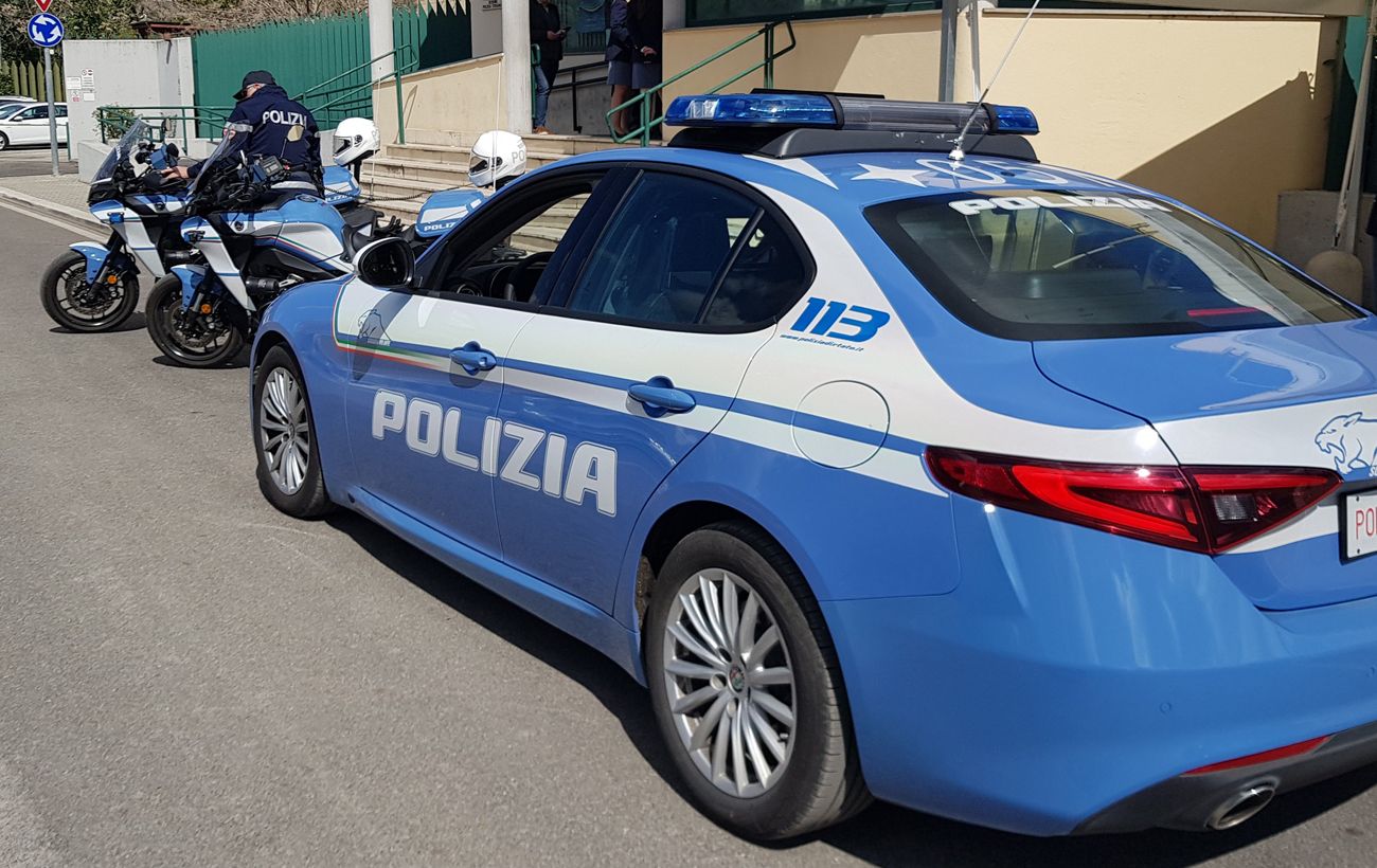 Операція в Італії: копи вилучили майже півтори тони наркотиків та затримали до 400 осіб