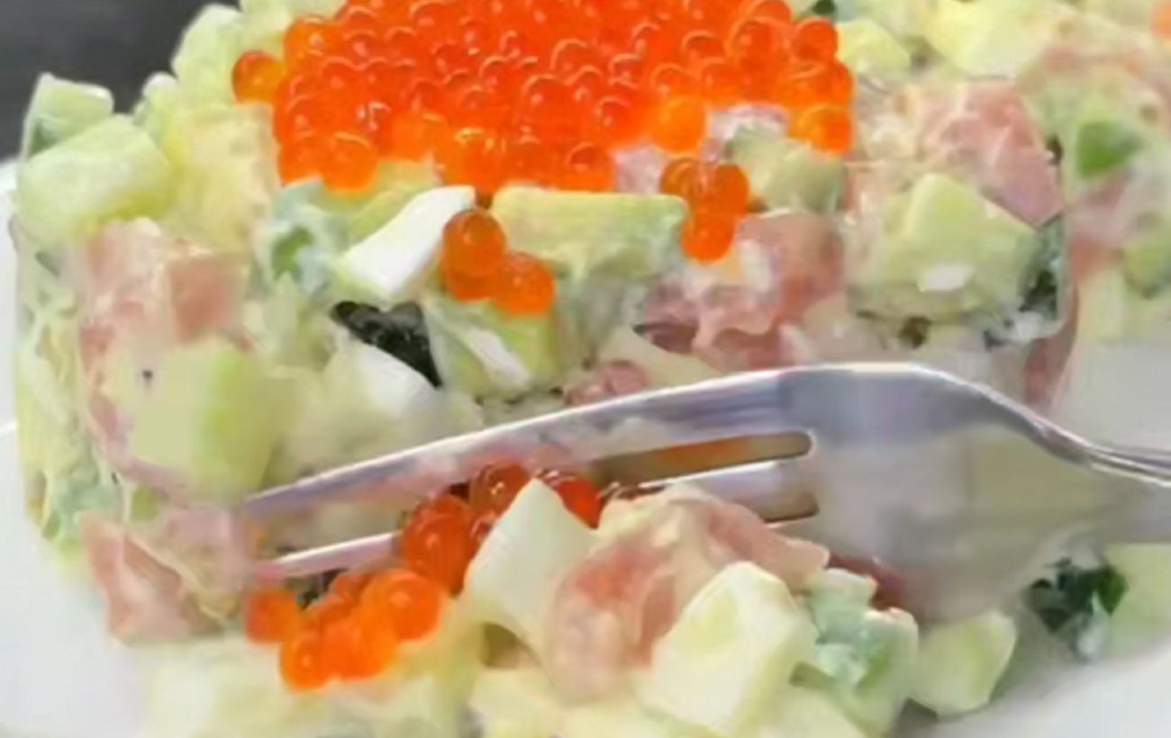 Салат із червоною рибою без майонезу: легкий рецепт для святкового меню